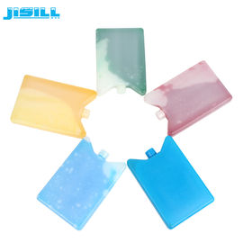 Las pequeñas bolsas de hielo plásticas reutilizables no tóxicas para los bolsos y los refrigeradores del almuerzo