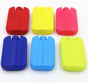 Las mini bolsas de hielo coloridas aisladas, pequeñas refrescan los materiales del HDPE del ambiente de los paquetes